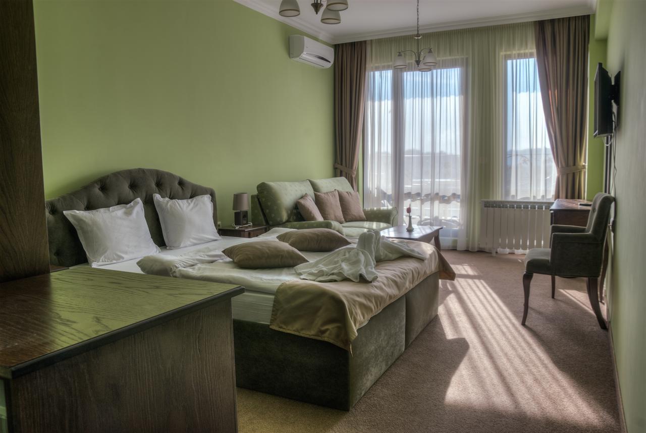 Hotel Chateau Des Bergers Targovishte  Dış mekan fotoğraf