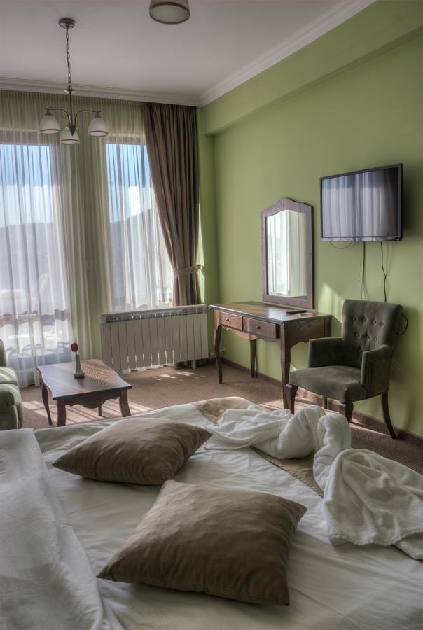 Hotel Chateau Des Bergers Targovishte  Dış mekan fotoğraf