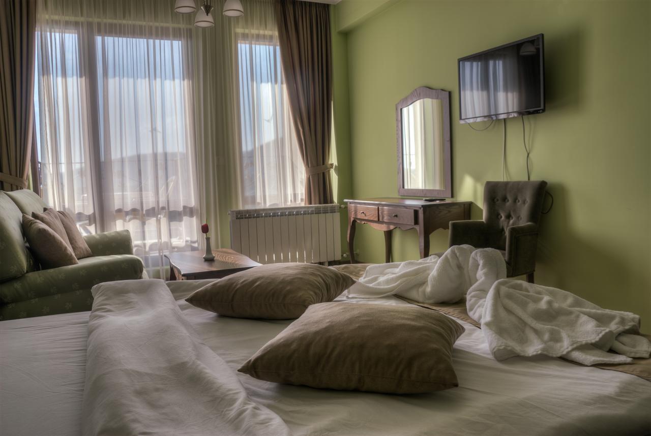 Hotel Chateau Des Bergers Targovishte  Dış mekan fotoğraf
