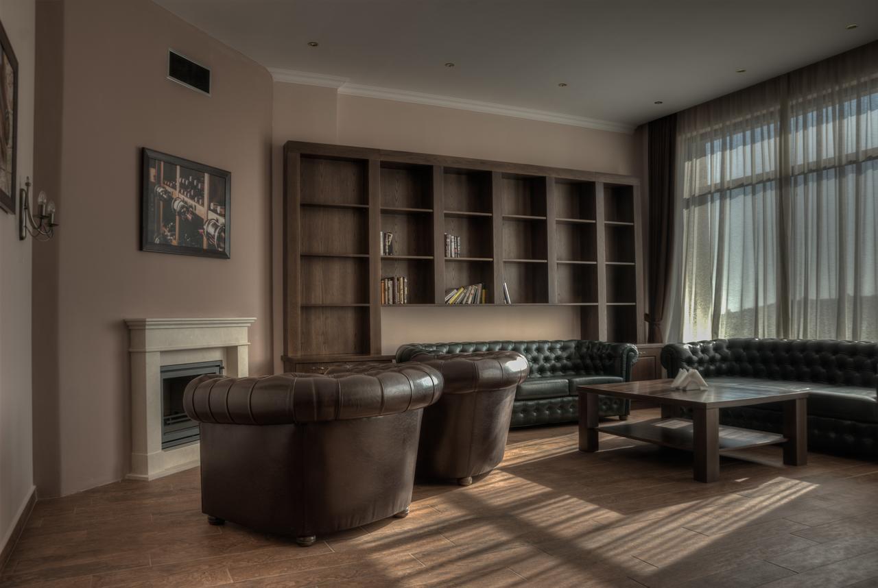Hotel Chateau Des Bergers Targovishte  Dış mekan fotoğraf