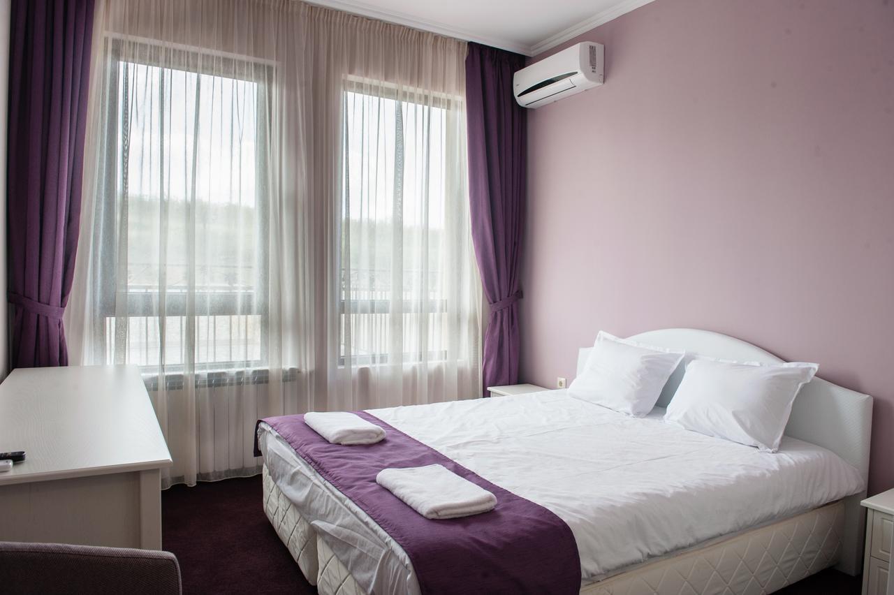 Hotel Chateau Des Bergers Targovishte  Dış mekan fotoğraf