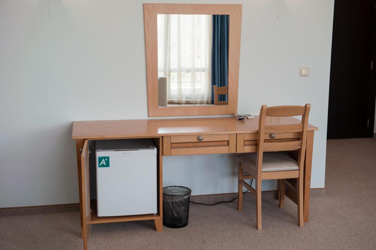 Hotel Chateau Des Bergers Targovishte  Dış mekan fotoğraf
