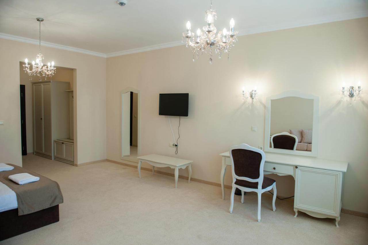 Hotel Chateau Des Bergers Targovishte  Dış mekan fotoğraf