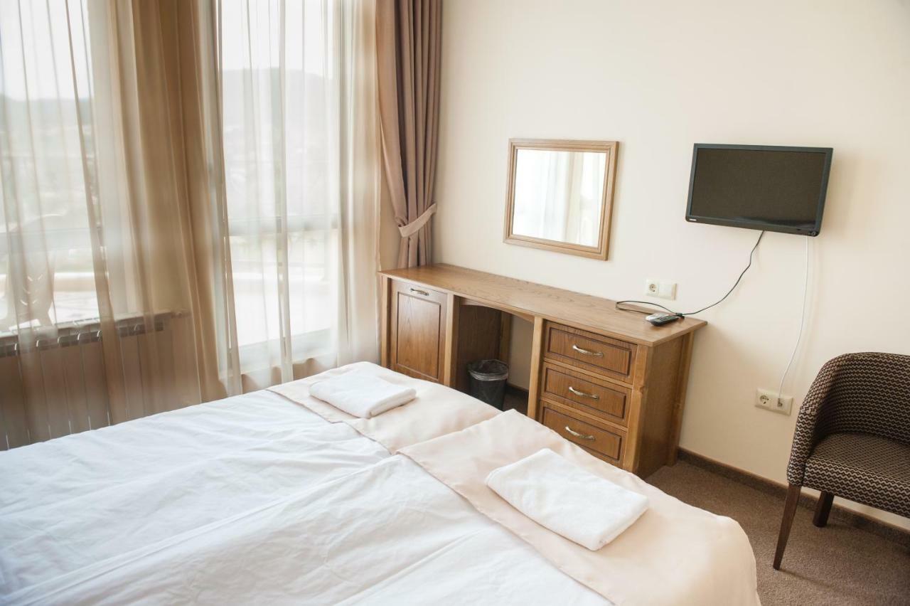 Hotel Chateau Des Bergers Targovishte  Dış mekan fotoğraf